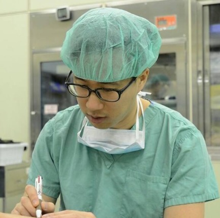 複合式隱痕眼袋手術 | 王樹偉醫師